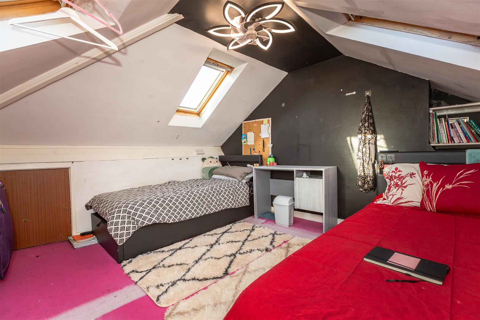 Brondeg, Manselton, Swansea, SA5 8PY